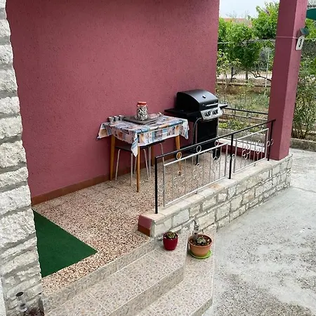 Apartman Pcelica * بولا